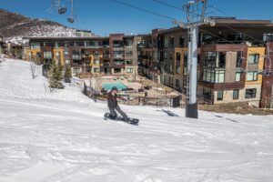 Ski-in/ski-out access at Lift Park City in Canyons Village (snowboarding)